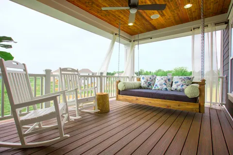 Весна! Пора обустраивать уютные террасы!