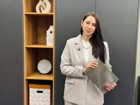 Стекло в мебели: хрупко и ненадежно?