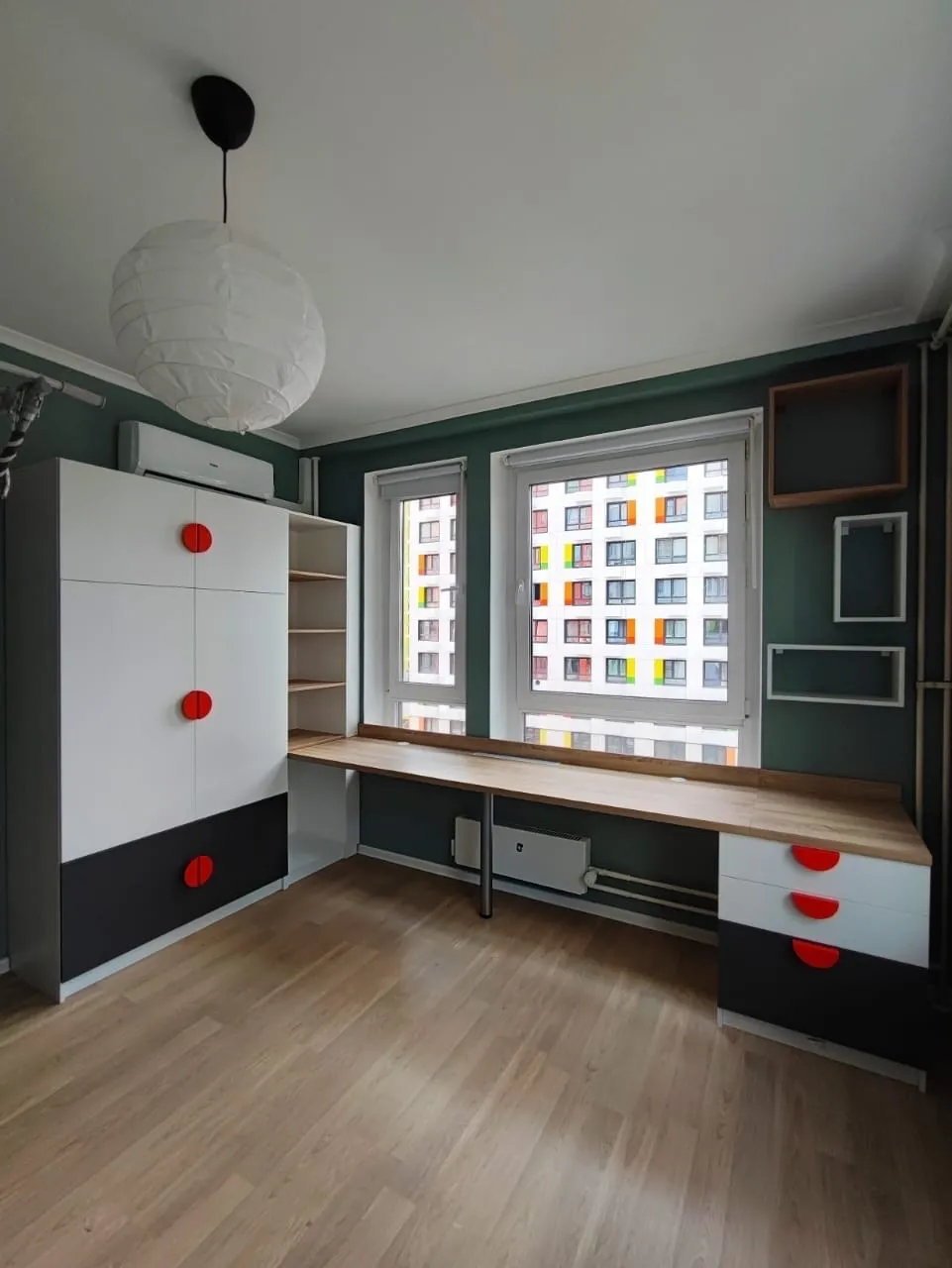 Рабочая зона у окна