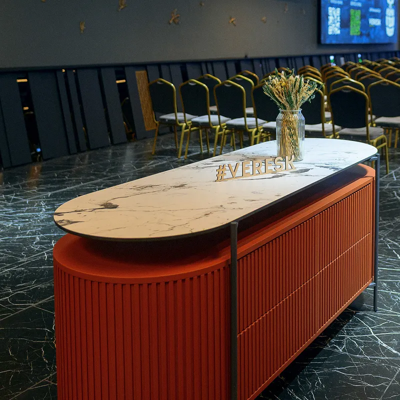 + компакт-плита прочная и влагостойкая